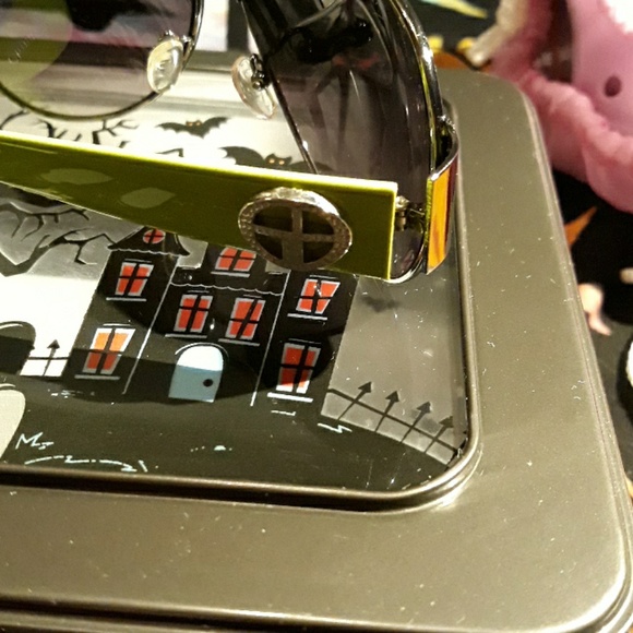 3 for $15☆ Purple & Green Sunglasses - Picture 5 of 5